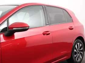 Volkswagen Golf (2022) thumbnail 32