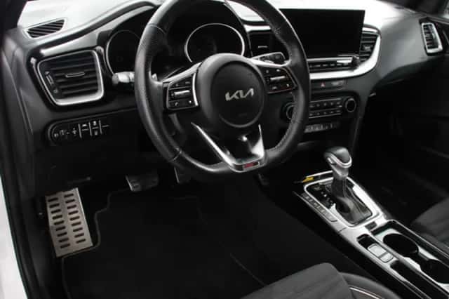 Kia Proceed (2022) thumbnail 2