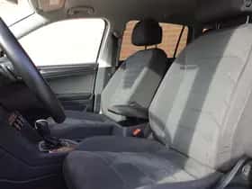 Volkswagen Tiguan (2021) thumbnail 29