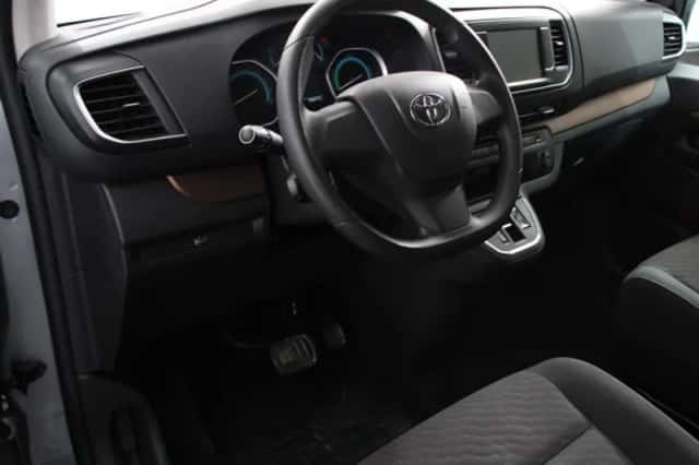 Toyota Proace (2022) thumbnail 2