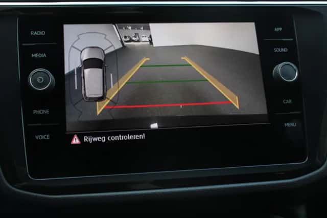 Volkswagen Tiguan (2020) thumbnail 3