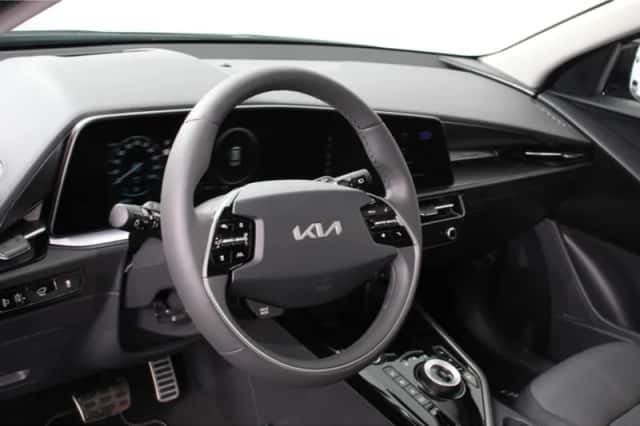Kia Niro EV (2023) thumbnail 2