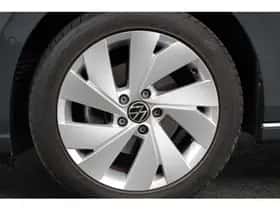 Volkswagen Golf (2021) thumbnail 24