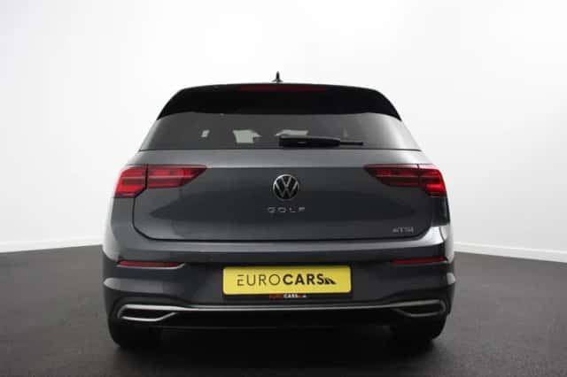 Volkswagen Golf (2022) thumbnail 5