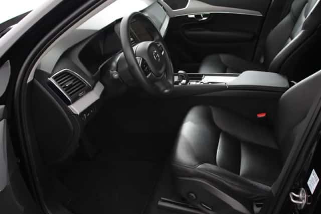 Volvo XC90 (2021) thumbnail 2