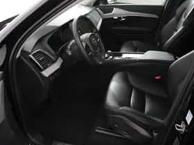 Volvo XC90 (2021) thumbnail 2