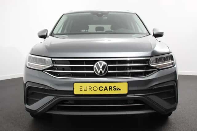 Volkswagen Tiguan (2022) thumbnail 2