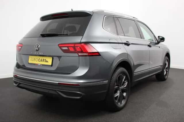 Volkswagen Tiguan (2022) thumbnail 4