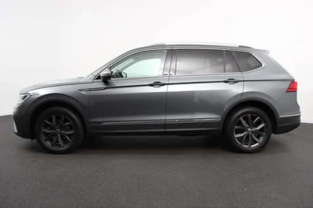 Volkswagen Tiguan (2022) thumbnail 5