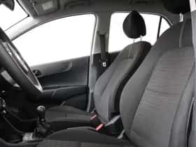 Kia Picanto (2023) thumbnail 25