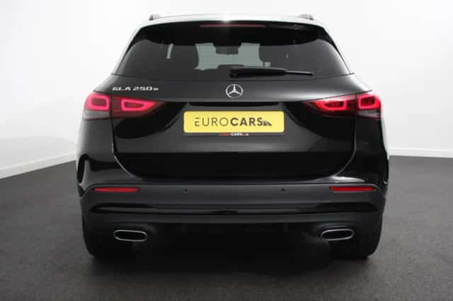 Mercedes-Benz GLA (2023) thumbnail 4