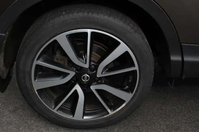 Nissan Qashqai (2017) thumbnail 2