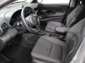 Toyota Yaris (2025) thumbnail 2