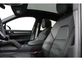 Porsche Cayenne (2023) thumbnail 11