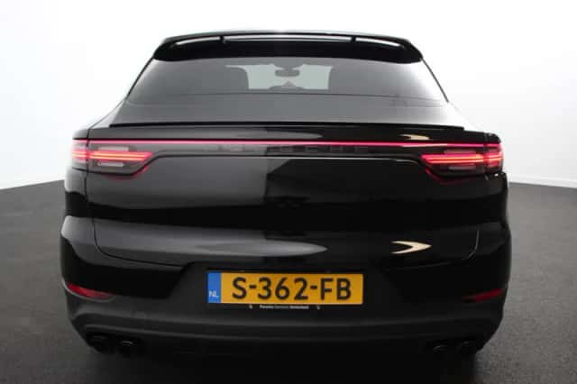 Porsche Cayenne (2023) thumbnail 6
