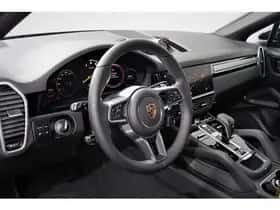 Porsche Cayenne (2023) thumbnail 9