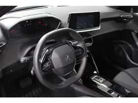 Peugeot 2008 (2023) thumbnail 3