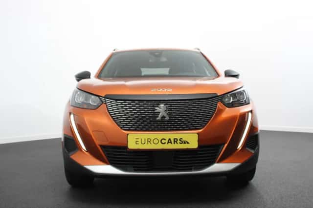 Peugeot 2008 (2023) thumbnail 4