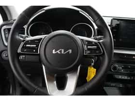 Kia Ceed (2023) thumbnail 15