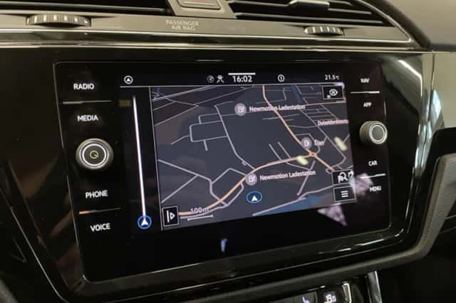 Volkswagen Touran (2020) thumbnail 2