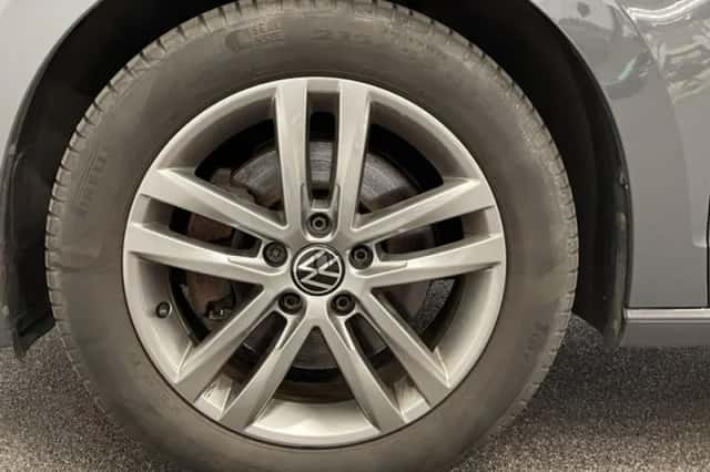 Volkswagen Touran (2020) thumbnail 3