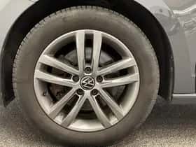 Volkswagen Touran thumbnail 3