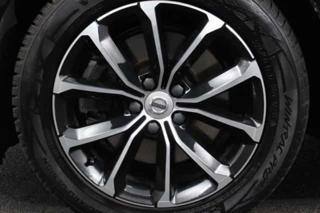 Volvo V60 (2021) thumbnail 2