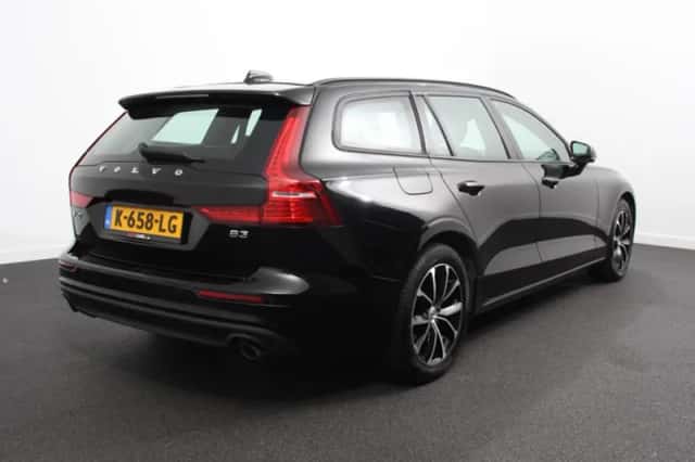 Volvo V60 (2021) thumbnail 6