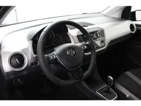 Volkswagen Up! (2019) thumbnail 10