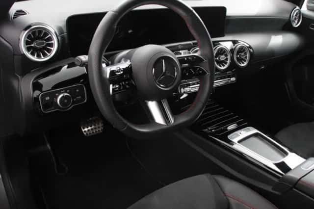 Mercedes-Benz A-Klasse (2024) thumbnail 2