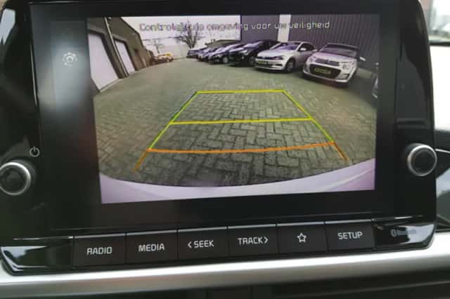 Kia Picanto (2022) thumbnail 2