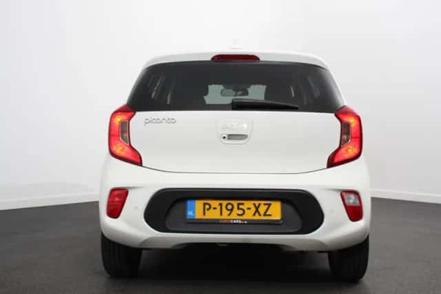 Kia Picanto (2022) thumbnail 4