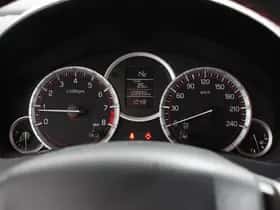 Suzuki Swift (2013) thumbnail 12