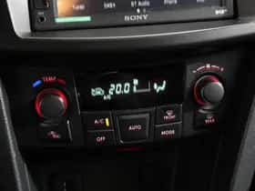 Suzuki Swift (2013) thumbnail 15