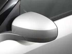 Suzuki Swift (2013) thumbnail 25