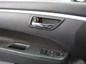 Suzuki Swift (2013) thumbnail 10