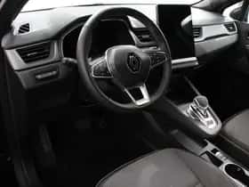 Renault Captur (2025) thumbnail 2