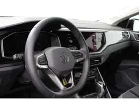 Volkswagen Polo (2023) thumbnail 3