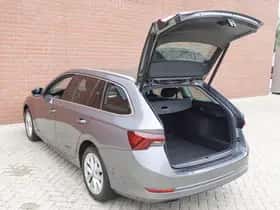 Škoda Octavia (2022) thumbnail 11