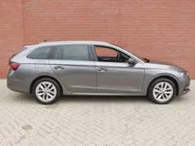 Škoda Octavia (2022) thumbnail 8