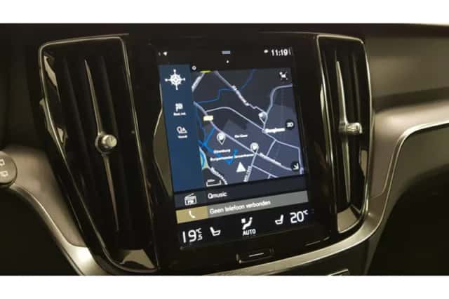 Volvo V60 (2021) thumbnail 2