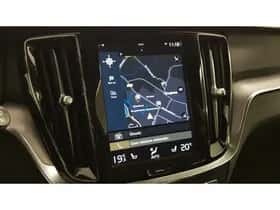 Volvo V60 (2021) thumbnail 2