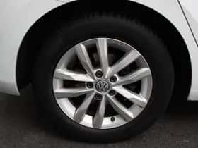 Volkswagen Touran (2016) thumbnail 2