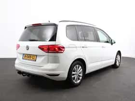 Volkswagen Touran (2016) thumbnail 3