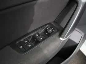 Volkswagen Touran (2016) thumbnail 27