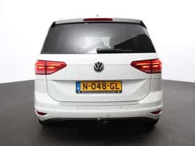 Volkswagen Touran (2016) thumbnail 5