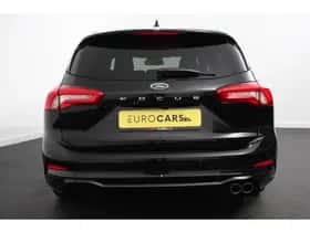 Ford Focus (2022) thumbnail 3
