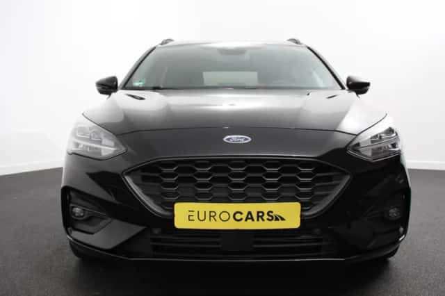 Ford Focus (2022) thumbnail 4
