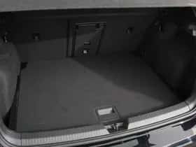 Volkswagen Golf (2023) thumbnail 32