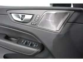 Volvo XC60 (2023) thumbnail 15
